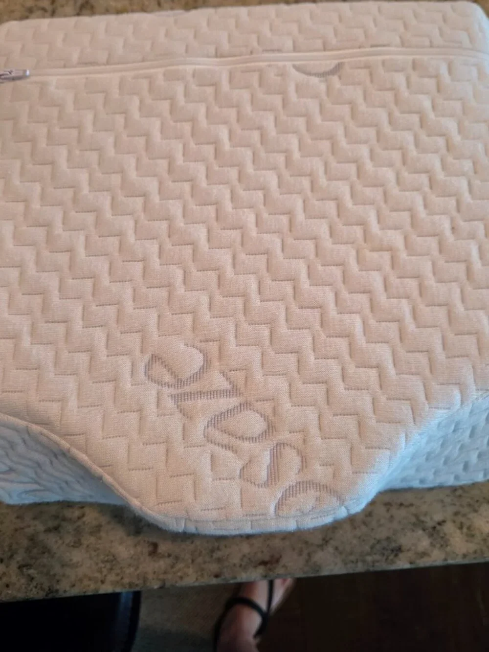 Dosaze Travel Contour Pillow